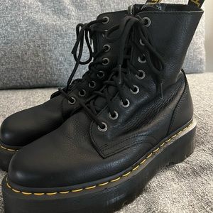 Gently worn Dr. Martens Jason lll platform boot in black Pisa leather - 10 US